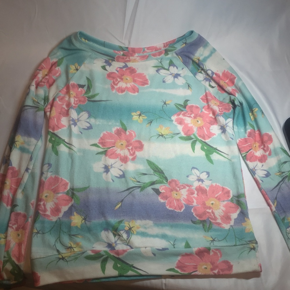 Juniors Floral Long Sleeve Blouse!